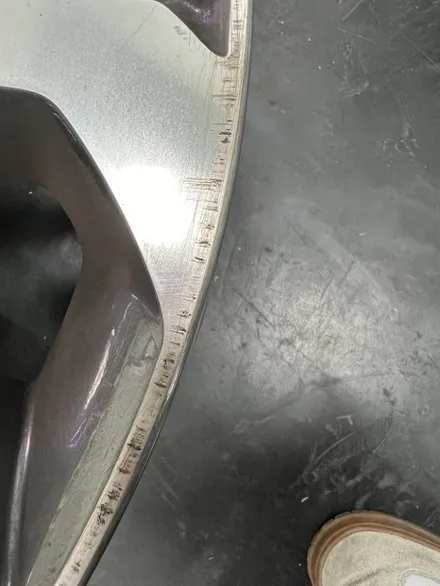 대구 휠복원 대구 휠도색 대구 자동차 휠수리 잘하는 곳 휠플레이 타이어 전문[레인지로버 보그 순정 22인치 다이아몬드커팅 휠복원 작업입니다.] / 대구 서구 평리동