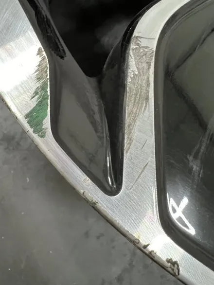 대구 휠복원 대구 휠도색 대구 자동차 휠수리 잘하는 곳 휠플레이 타이어 전문[르노 클리오 순정 18인치 다이아몬드커팅 휠복원 작업입니다.] / 대구 서구 평리동