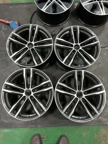 대구 휠복원 대구 휠도색 대구 자동차 휠수리 잘하는 곳 휠플레이 타이어 전문[BMW 440 순정 19인치 블랙커팅 커스텀 작업 입니다.] 대구 휠복원 성지 / 대구 서구 평리동