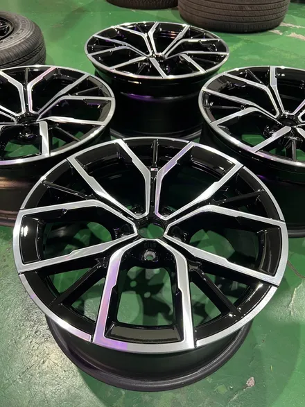 대구 휠복원 대구 휠도색 대구 자동차 휠수리 잘하는 곳 휠플레이 타이어 전문[BMW G30 5시리즈 순정 19인치 다이아몬드커팅 휠커스텀 작업입니다.] / 대구 서구 평리동