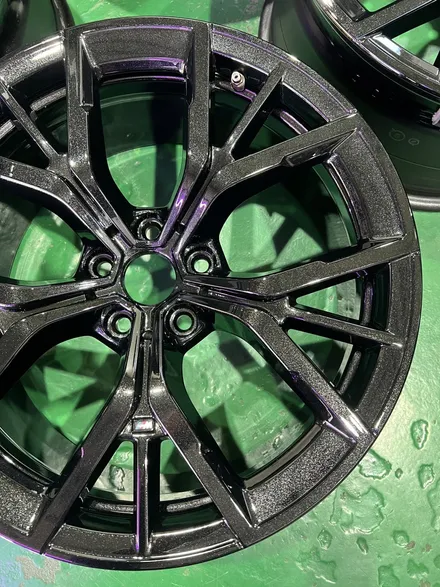 대구 휠복원 대구 휠도색 대구 자동차 휠수리 잘하는 곳 휠플레이 타이어 전문[BMW 5시리즈 순정 19인치 블랙펄유광 휠도색 작업입니다.] / 대구 서구 평리동