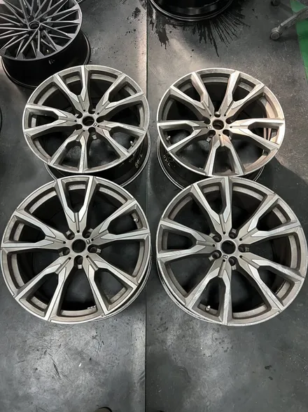 대구 휠복원 대구 휠도색 대구 자동차 휠도색 잘하는 곳 휠플레이 타이어 전문[BMW X7 순정 22인치 다이아몬드커팅 휠복원 작업입니다.] / 대구 서구 평리동