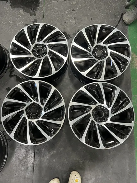 대구 휠복원 대구 휠도색 대구 자동차 휠도색 잘하는 곳 휠플레이 타이어 전문[BMW I8 순정 20인치 휠복원 작업입니다.] 대구 휠복원 성지 / 대구 서구 평리동