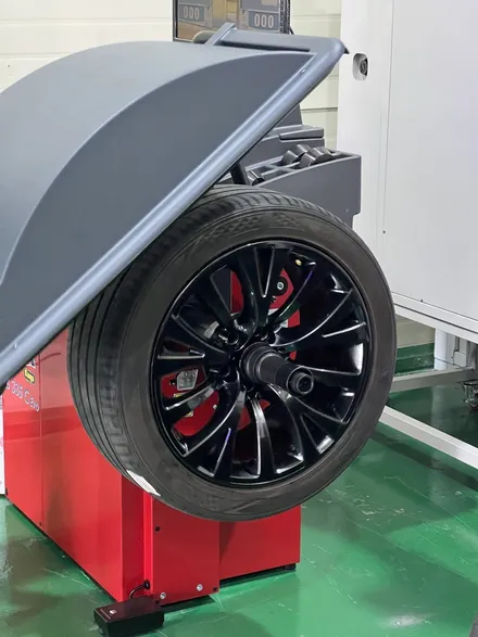 대구 휠복원 대구 휠수리 대구 휠도색 타이어 전문샵 휠플레이 [BMW GT 순정19인치 고스트크롬 휠도색 작업입니다.] / 대구 서구 평리동
