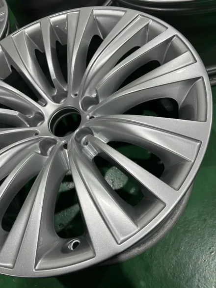 대구 휠복원 대구 휠도색 대구 휠수리 타이어 전문 휠플레이[BMW GT5 순정 19인치 실버 휠도색 작업입니다.] / 대구 서구 평리동