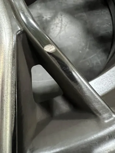 대구 휠복원 대구 휠도색 대구 휠수리 잘하는 곳 타이어 전문 휠플레이[BMW 5시리즈 순정 19인치 다이아몬드커팅 휠복원 작업입니다.] / 대구 서구 평리동