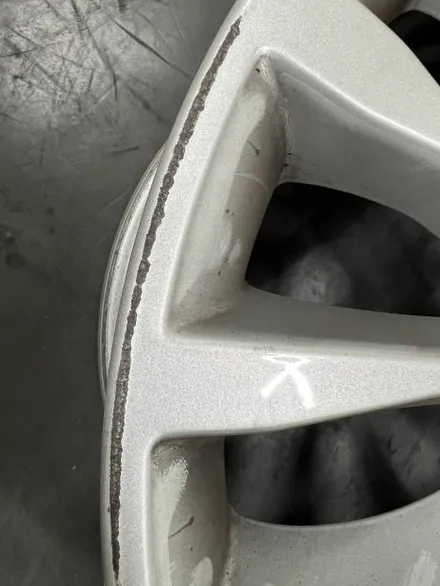 대구 휠복원 대구 휠도색 대구 자동차 휠수리 잘하는 곳 휠플레이 타이어 전문[BMW 5시리즈 순정 18인치 순정 휠복원 작업입니다.] / 대구 서구 평리동