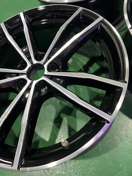 대구 휠복원 대구 휠도색 대구 자동차 휠수리 잘하는 곳 휠플레이 타이어 전문[BMW 3 순정 19인치 다이아몬드커팅 휠복원 작업입니다.] / 대구 서구 평리동