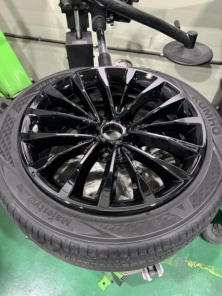 대구 휠복원 대구 휠도색 대구 자동차 휠수리 잘하는 곳 휠플레이 타이어 전문[BMW 5시리즈 순정 18인치 블랙유광 휠도색 작업입니다.] / 대구 서구 평리동
