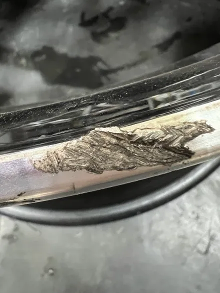 대구 휠복원 대구 휠도색 대구 자동차 휠수리 잘하는 곳 휠플레이 타이어 전문[BMW 320 투어링 순정 19인치 다이아몬드커팅 휠복원 작업입니다.] / 대구 서구 평리동