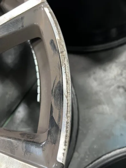 대구 휠복원 대구 휠도색 대구 자동차 휠수리 잘하는 곳 휠플레이 타이어 전문[BMW X7 순정 22인치 블랙펄유광 휠도색 작업입니다.] / 대구 서구 평리동