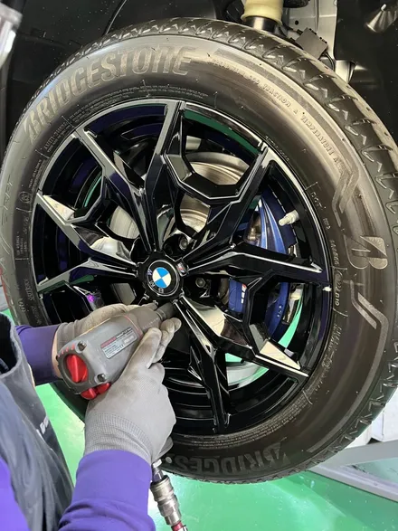 대구 휠복원 대구 휠도색 대구 휠수리 타이어 전문 휠플레이[BMW X4 순정 19인치 블랙유광 휠도색 작업입니다.] / 대구 서구 평리동