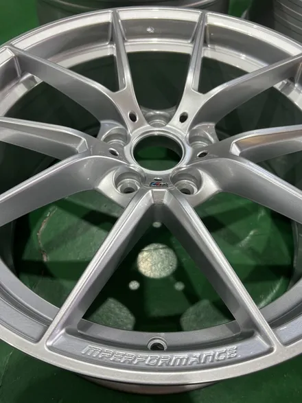 대구 휠복원 대구 휠도색 대구 휠수리 타이어 전문 휠플레이[BMW 420 쿠페 순정 19인치 실버 휠도색 작업입니다.] / 대구 서구 평리동