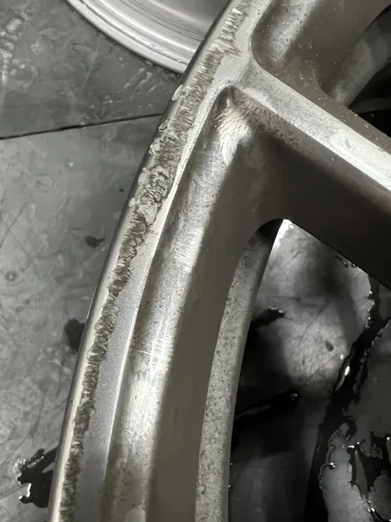 대구 휠복원 대구 휠도색 대구 휠수리 타이어 전문 휠플레이[BMW 5시리즈 순정 18인치 휠복원 작업 입니다.] / 대구 서구 평리동