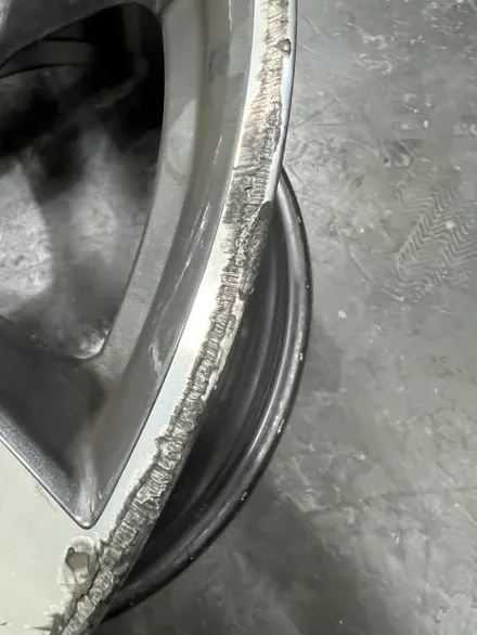 대구 휠복원 대구 휠도색 대구 휠수리 타이어 전문 휠플레이[BMW X6 순정 20인치 다이아몬드커팅 휠복원 작업입니다.] / 대구 서구 평리동