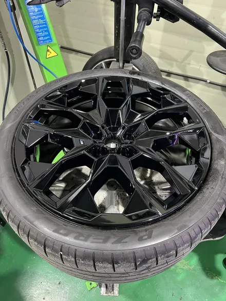 대구 휠복원 대구 휠도색 대구 자동차 휠수리 잘하는 곳 휠플레이 타이어 전문[BMW X7 순정 22인치 블랙유광 휠도색 작업입니다.] / 대구 서구 평리동