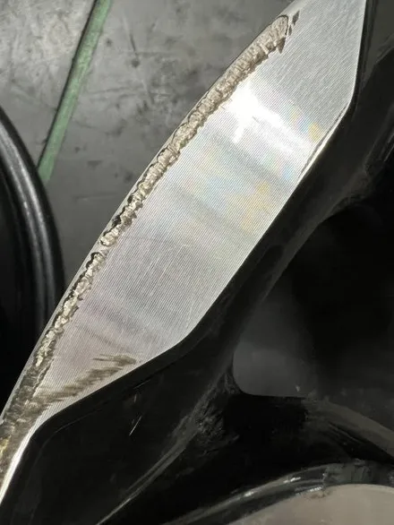 대구 휠복원 대구 휠도색 대구 자동차 휠수리 잘하는 곳 휠플레이 타이어 전문[르노 클리오 순정 18인치 다이아몬드커팅 휠복원 작업입니다.] / 대구 서구 평리동
