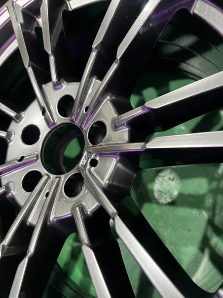 대구 휠복원 대구 휠도색 대구 자동차 휠수리 잘하는 곳 휠플레이 타이어 전문[BMW 5시리즈 순정 19인치 고스트크롬 휠도색 작업입니다.] / 대구 서구 평리동