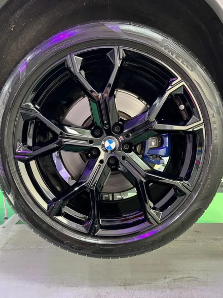 대구 휠복원 대구 휠도색 대구 휠수리 타이어 전문 휠플레이[BMW X6 순정 21인치 블랙유광 휠도색 작업입니다.] / 대구 서구 평리동