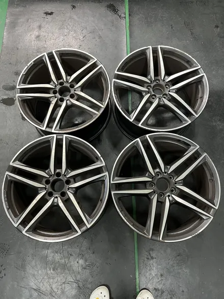 대구 휠복원 대구 휠도색 대구 휠수리 타이어 전문 휠플레이[벤츠 E63 AMG 순정 20인치 다이아몬드컷팅 휠복원 작업입니다.] / 대구 서구 평리동