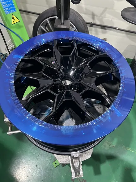 대구 휠복원 대구 휠도색 대구 자동차 휠수리 잘하는 곳 휠플레이[BMW X7 순정 22인치 블랙유광 휠도색 작업입니다.] / 대구 서구 평리동
