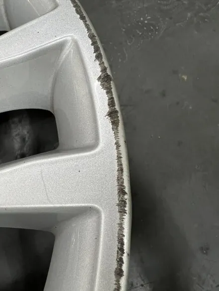 대구 휠복원 대구 휠도색 대구 자동차 휠수리 잘하는 곳 휠플레이 타이어 전문[BMW 5시리즈 순정 18인치 순정 휠복원 작업입니다.] / 대구 서구 평리동