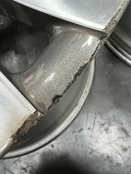 대구 휠복원 대구 휠도색 대구 자동차 휠수리 잘하는 곳 휠플레이 타이어 전문[포르쉐 파나메라 순정 20인치 다이아몬드커팅 휠복원 작업입니다.] 대구 휠복원 성지 / 대구 서구 평리동