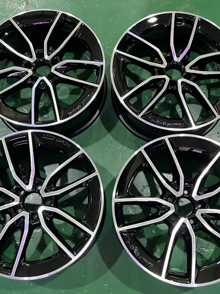 대구 휠복원 대구 휠도색 대구 자동차 휠수리 잘하는 곳 휠플레이 타이어 전문[벤츠 C43 AMG 순정 19인치 블랙커팅 커스텀 작업입니다.] / 대구 서구 평리동