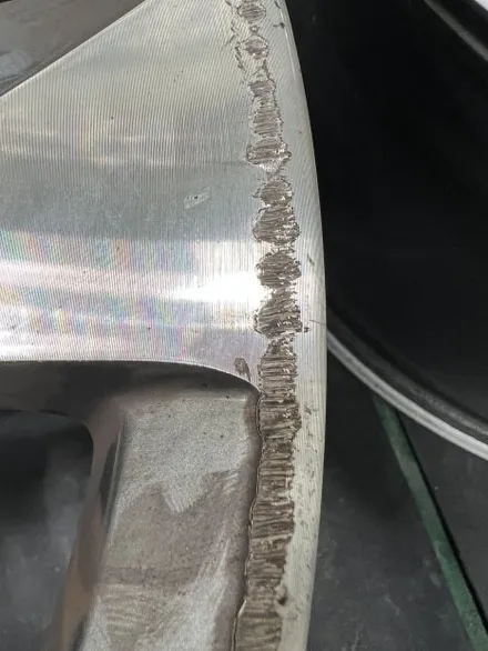 대구 휠복원 대구 휠도색 대구 휠수리 잘하는곳 타이어 전문 휠플레이[아우디 RS7 순정 20인치 다이아몬드커팅 휠복원 작업입니다.] / 대구 서구 평리동