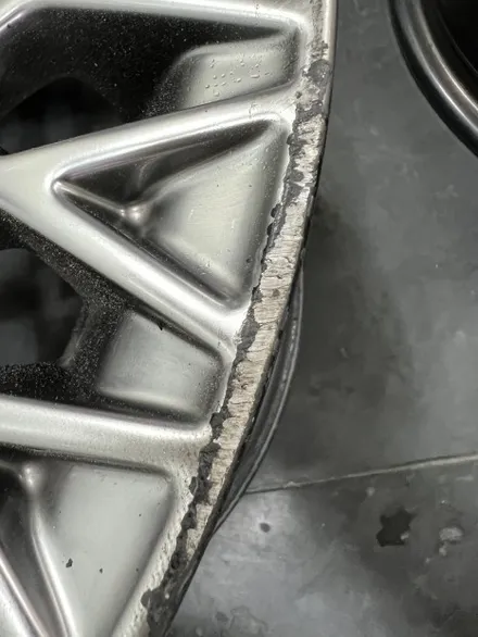 대구 휠복원 대구 휠도색 대구 휠수리 잘하는 곳 휠플레이 타이어 전문 [제네시스 G90 순정 19인치 휠복원 작업입니다.] / 대구 서구 평리동