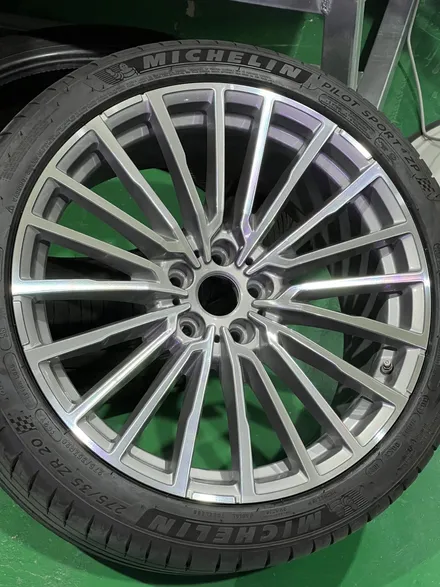 대구 휠복원 대구 휠수리 대구 휠도색 타이어 전문 휠플레이 [BMW 740 순정 20인치 다이아몬드컷팅 휠복원 작업입니다.] / 대구 서구 평리동