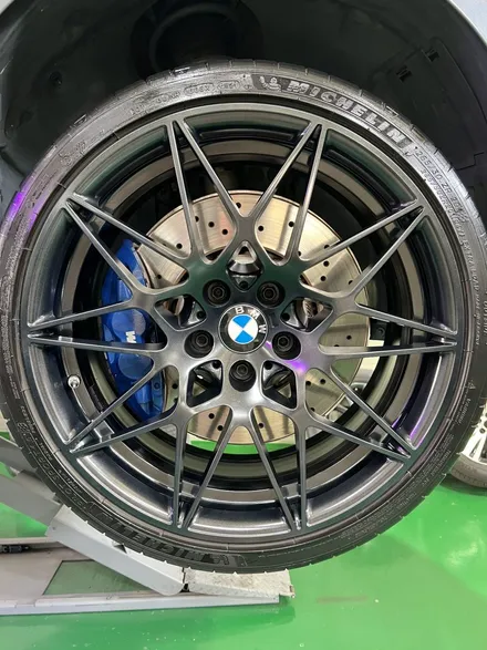 대구 휠복원 대구 휠도색 대구 휠수리 타이어 전문 휠플레이[BMW M3 순정 20인치 반무광 고스트크롬 휠도색 작업입니다.] / 대구 서구 평리동
