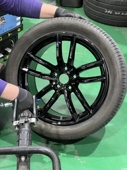 대구 휠복원 대구 휠도색 대구 자동차 휠수리 잘하는 곳 휠플레이 타이어 전문[BMW 5시리즈 순정 18인치 블랙유광 휠도색 작업입니다.] / 대구 서구 평리동