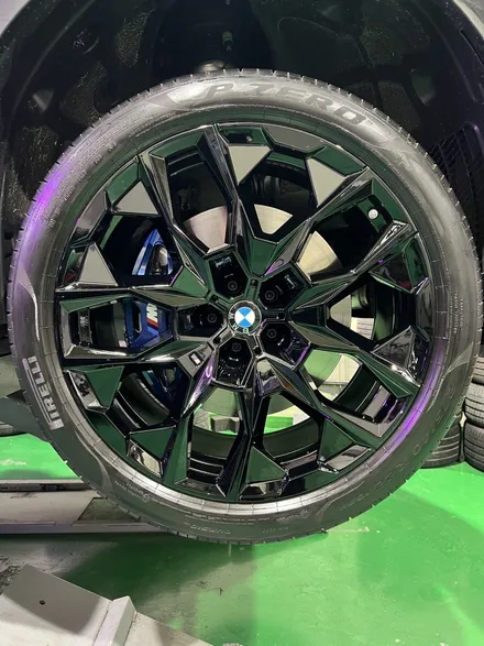 대구 휠복원 대구 휠도색 대구 자동차 휠수리 잘하는 곳 휠플레이 타이어 전문[BMW X7 순정 22인치 블랙유광 휠도색 작업입니다.] / 대구 서구 평리동