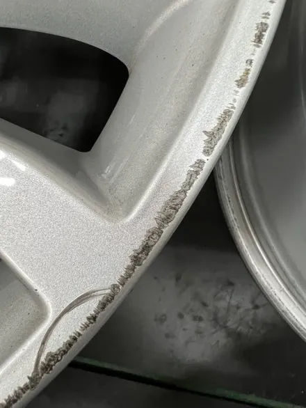 대구 휠복원 대구 휠도색 대구 자동차 휠수리 잘하는 곳 휠플레이 타이어 전문[BMW 5시리즈 순정 18인치 순정 휠복원 작업입니다.] / 대구 서구 평리동