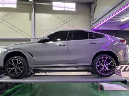 대구 휠복원 대구 휠도색 대구 휠수리 타이어 전문 휠플레이[BMW X6 순정 21인치 블랙유광 휠도색 작업입니다.] / 대구 서구 평리동