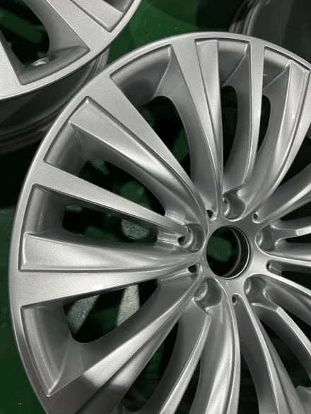 대구 휠복원 대구 휠도색 대구 휠수리 타이어 전문 휠플레이[BMW GT5 순정 19인치 실버 휠도색 작업입니다.] / 대구 서구 평리동