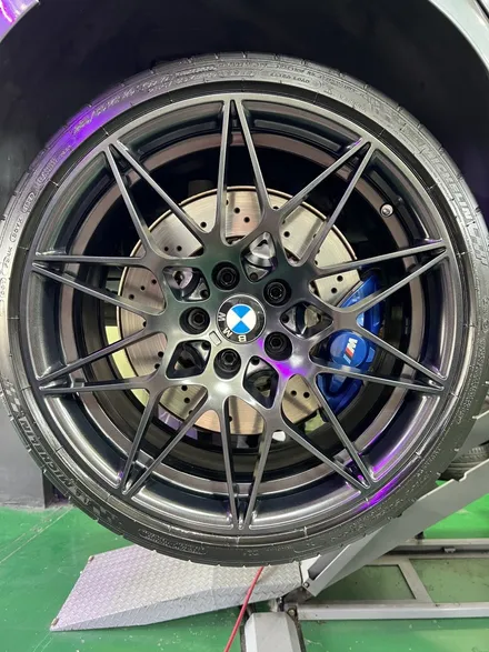 대구 휠복원 대구 휠도색 대구 휠수리 타이어 전문 휠플레이[BMW M3 순정 20인치 반무광 고스트크롬 휠도색 작업입니다.] / 대구 서구 평리동