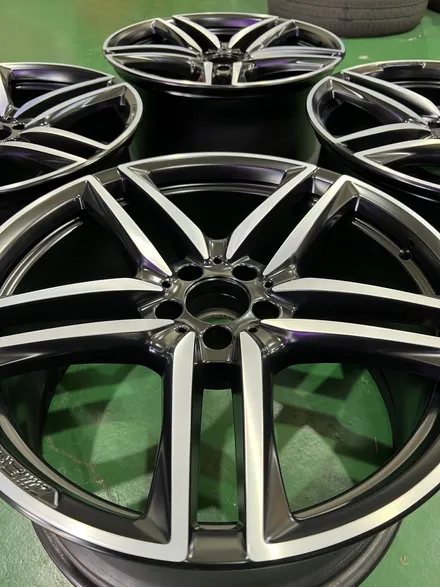 대구 휠복원 대구 휠도색 대구 휠수리 타이어 전문 휠플레이[벤츠 E63 AMG 순정 20인치 다이아몬드컷팅 휠복원 작업입니다.] / 대구 서구 평리동