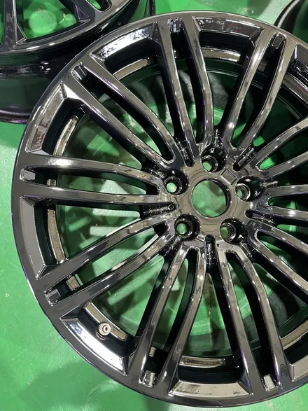 대구 휠복원 대구 휠도색 대구 휠수리 잘하는곳 타이어 전문 휠플레이[BMW 5시리즈 순정 19인치 블랙유광 휠도색 작업입니다.] / 대구 서구 평리동