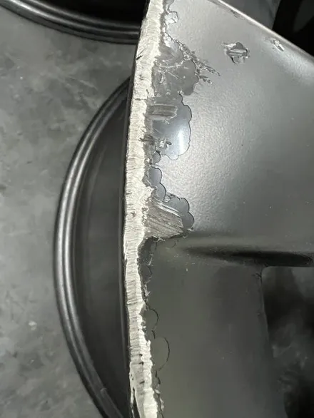 대구 휠복원 대구 휠도색 대구 자동차 휠수리 잘하는 곳 휠플레이 타이어 전문[테슬라 모델 Y 순정 20인치 휠복원 작업입니다.] / 대구 서구 평리동