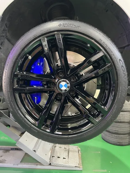 대구 휠복원 대구 휠도색 대구 자동차 휠수리 잘하는 곳 휠플레이 타이어 전문[BMW 4시리즈 순정 19인치 블랙유광 휠도색 작업입니다.] / 대구 서구 평리동