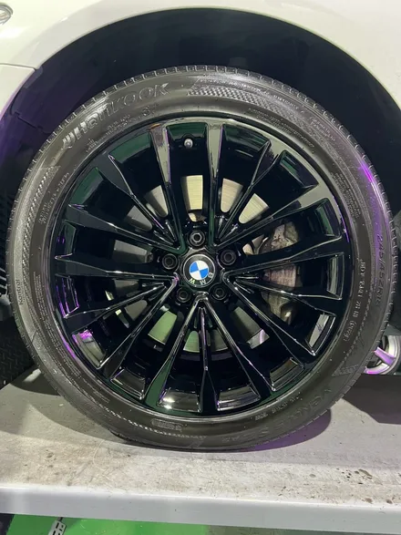 대구 휠복원 대구 휠도색 대구 자동차 휠수리 잘하는 곳 휠플레이 타이어 전문[BMW 5시리즈 순정 18인치 블랙유광 휠도색 작업입니다.] / 대구 서구 평리동