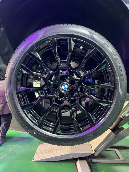 대구 휠복원 대구 휠도색 대구 자동차 휠수리 잘하는 곳 휠플레이 타이어 전문[BMW X5 순정 21인치 블랙펄유광 휠도색 작업입니다.] 대구 휠복원 성지 / 대구 서구 평리동