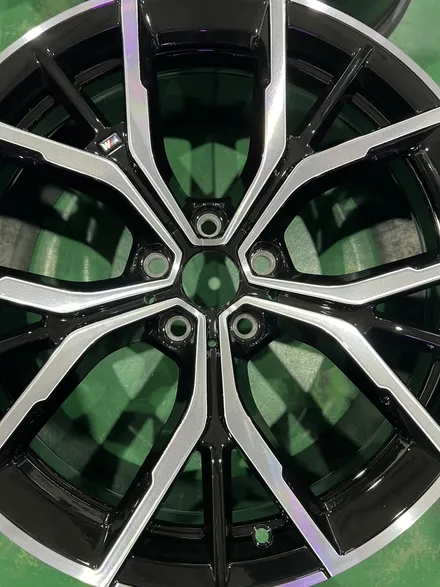 대구 휠복원 대구 휠도색 대구 자동차 휠수리 잘하는 곳 휠플레이 타이어 전문[BMW G30 5시리즈 순정 19인치 다이아몬드커팅 휠커스텀 작업입니다.] / 대구 서구 평리동