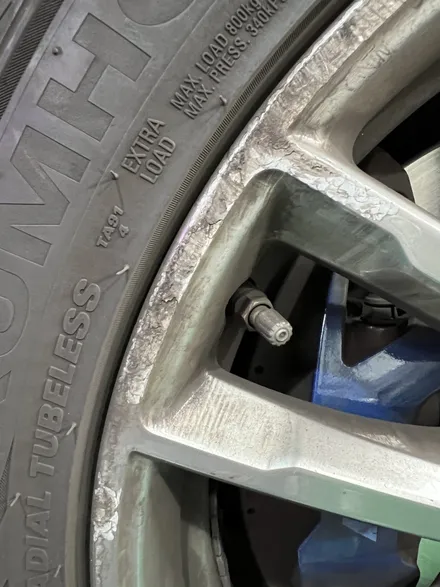 대구 휠복원 대구 휠도색 대구 휠수리 타이어 전문 휠플레이[BMW 5시리즈 순정 18인치 휠복원 작업입니다.] / 대구 서구 평리동
