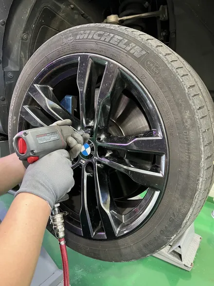 대구 휠복원 대구 휠도색 대구 휠수리 타이어 전문 휠플레이[BMW X5 순정 20인치 다이아몬드컷팅 휠복원 입니다.] / 대구 서구 평리동