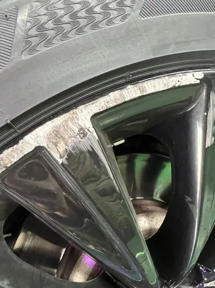대구 휠복원 대구 휠도색 대구 휠수리 타이어 전문 휠플레이[BMW 5 GT 순정 19인치 고스트크롬 휠도색 작업입니다.] / 대구 서구 평리동
