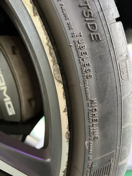 대구 휠복원 대구 휠도색 대구 휠수리 타이어 전문 휠플레이[벤츠 E63 AMG 순정 20인치 다이아몬드컷팅 휠복원 작업입니다.] / 대구 서구 평리동