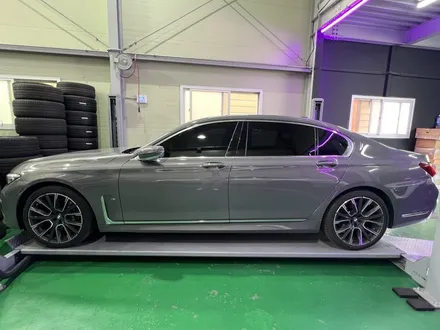 대구 휠복원 대구 휠도색 대구 휠수리 타이어 전문 휠플레이[BMW 7시리즈 순정 20인치 블랙펄유광 휠도색 작업입니다.] / 대구 서구 평리동